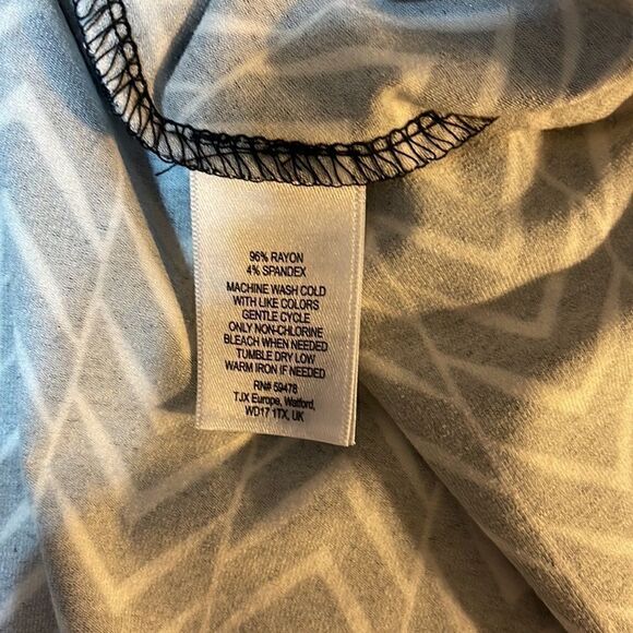 Cynthia Rowley Black and White Mini Skirt Chevron Pattern Women’s Size XS - Picture 6 of 6